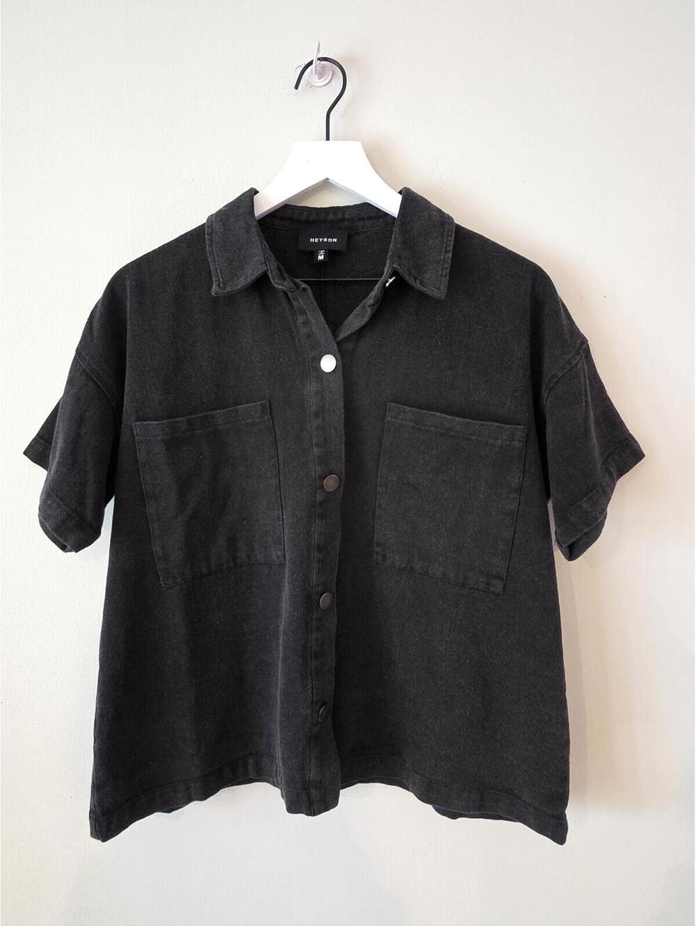 Heyson Women's Washed Black Short Sleeve Snap-Front Denim Shirt - Size Medium